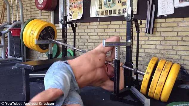 1414079931831_image_galleryimage_bench_press_fail_safety_b